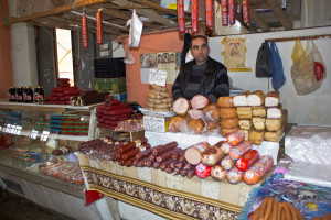 Продуктовый рынок "Парехи" в Батуми. Отдел колбасы