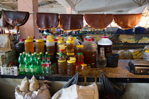Продуктовый рынок "Парехи" в Батуми. Горный пчелиный мед, пастила