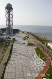 Вид с колеса обозрения на Парк Чудес