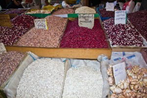 Сорта фасоли. Продуктовый рынок "Парехи" в Батуми.