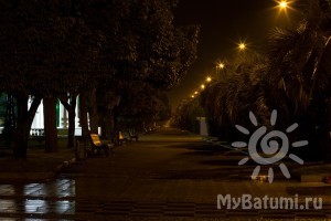Старый бульвар. Дождь в Батуми